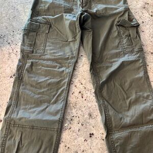 L.L. Bean Men's Olive Green Cargo Pants